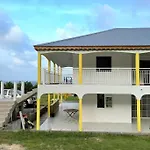 appartement modern typique avec vue sur mer
