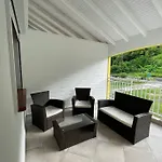 appartement modern typique avec vue sur mer